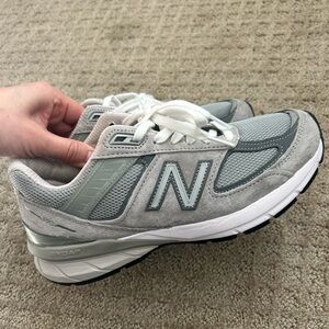 New Balance 990 V5 Women's Gray Mesh Sneakers